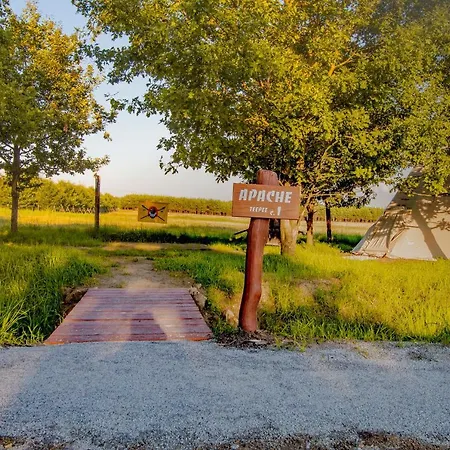 Campsite Safari - Teepee Village Borovany (Ceske Budejovice)