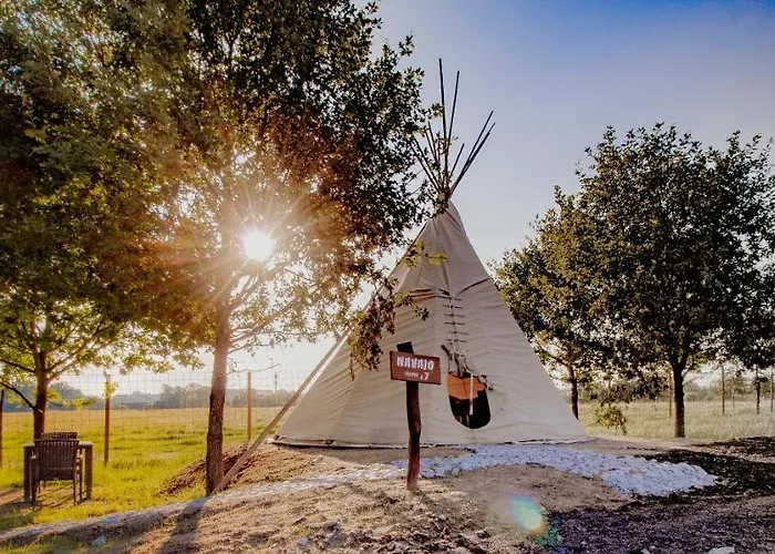 Safari - Teepee Village Borovany (Ceske Budejovice)